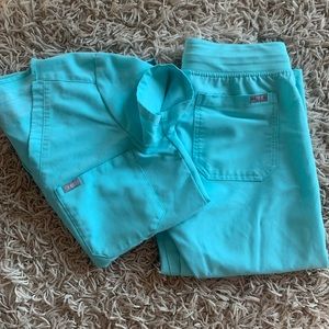 Women’s Figs scrubs